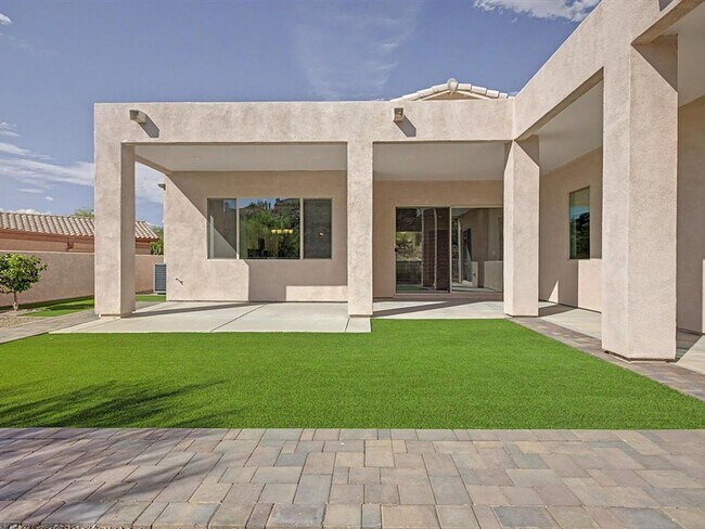 Building Photo - 10053 N Alder Spring Dr