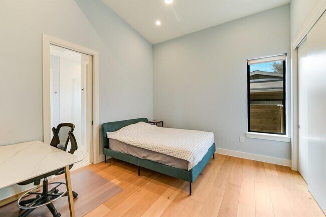 Building Photo - 6007 Nasco Dr