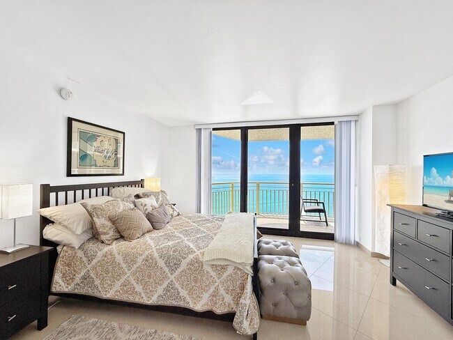 Building Photo - 3000 N Ocean Dr