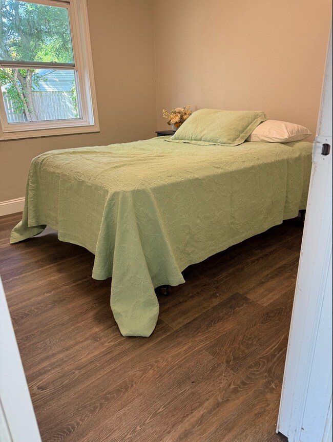 Building Photo - LAND CONTRACT (RENT-TO-OWN)