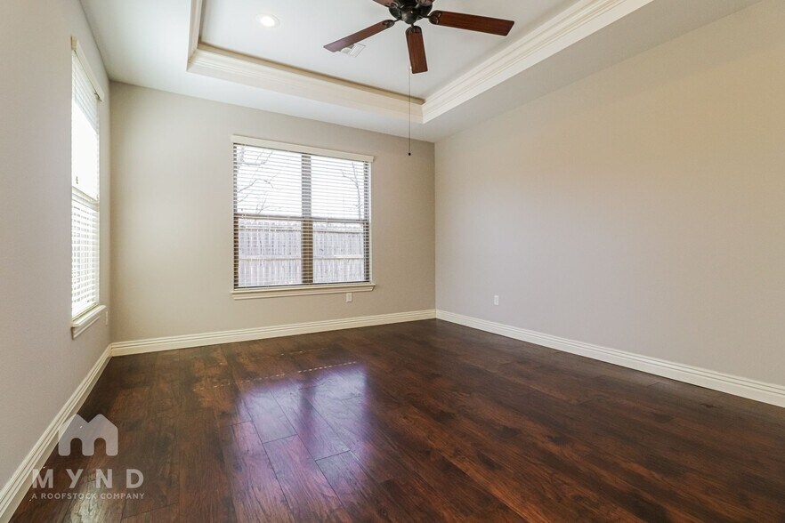 Building Photo - 610 Hawthorn Way