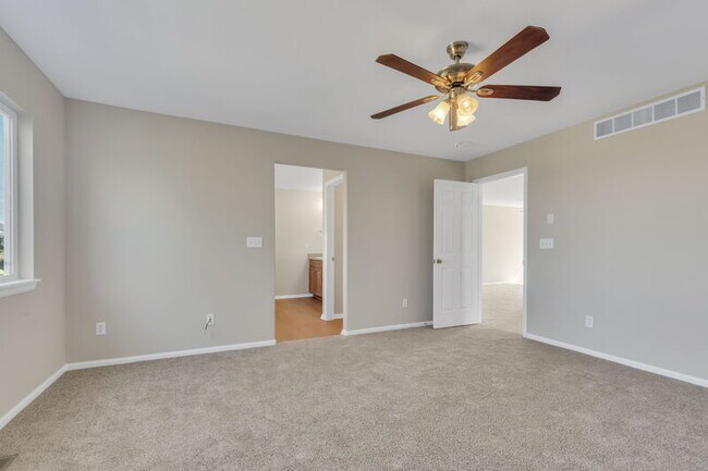 Building Photo - 10257 Quintero St