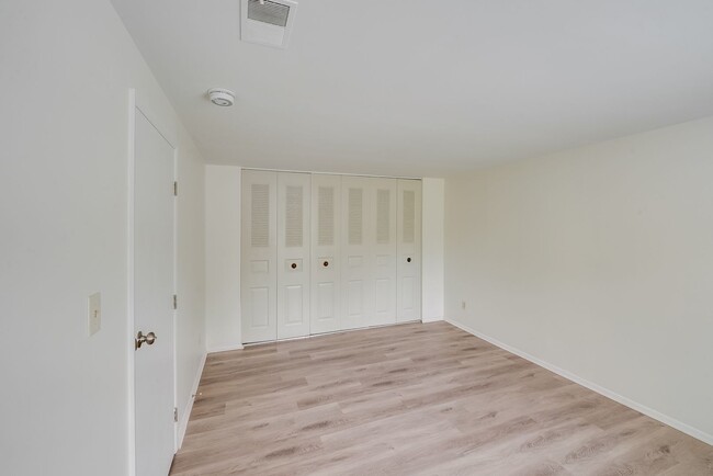 Building Photo - Fully Renovated 2BR Home with New Deck & L...