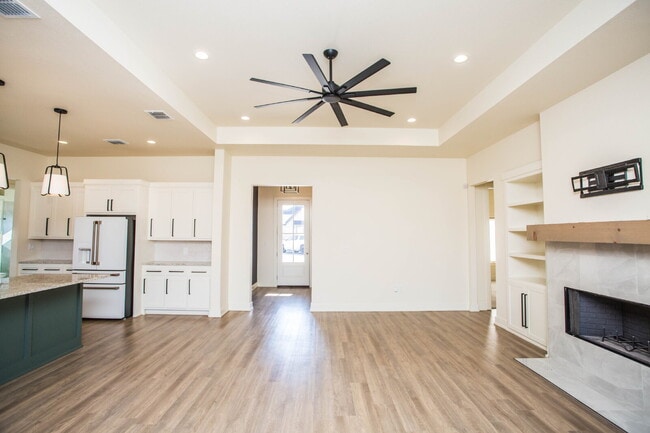 Building Photo - Luxury Living in the Estates at Vintage