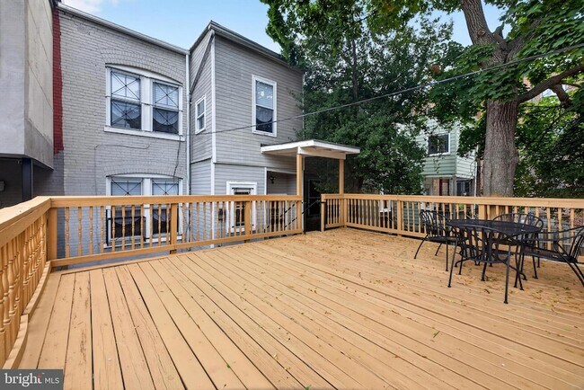 Building Photo - 3015 13th St NW