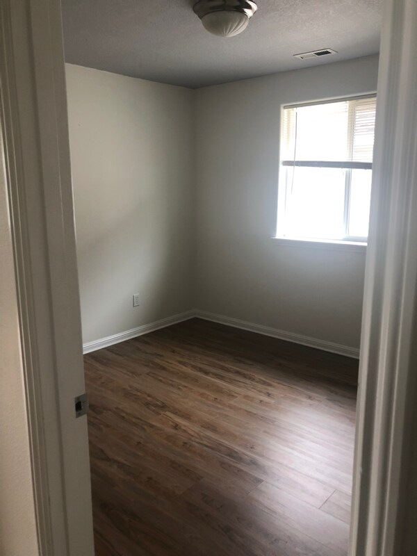 Building Photo - 4604 SE 21st Terrace