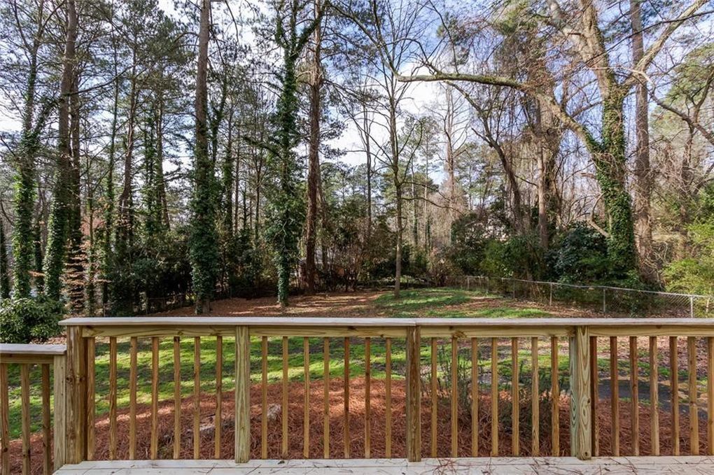 Building Photo - 5090 Heather Rd SE