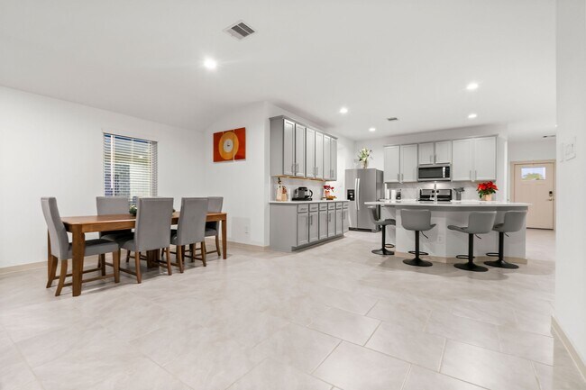 Building Photo - 29506 Gordon Sevilla St