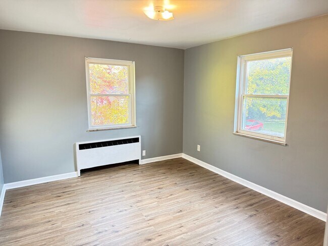 Building Photo - 3919 E Gatewood Ln