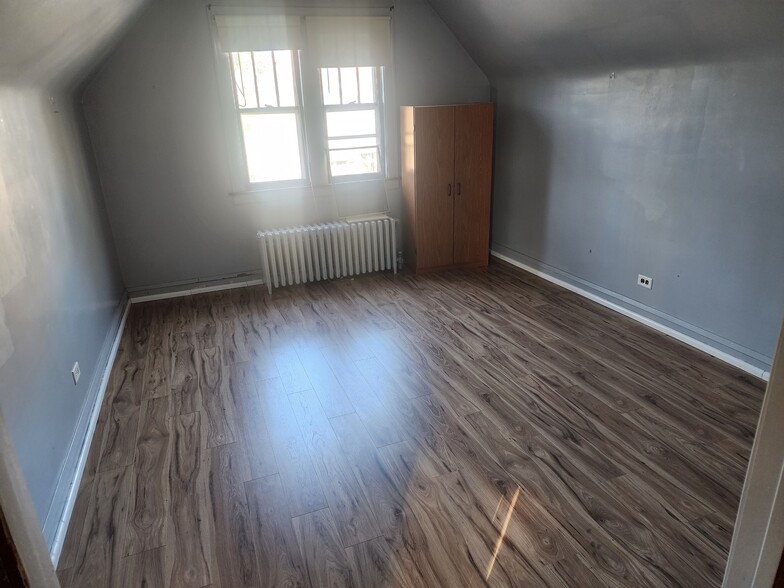 Building Photo - 9757 S Avenue M
