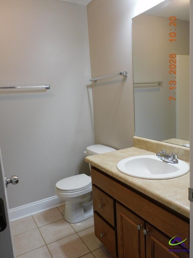 Building Photo - 502 Club Villa Court