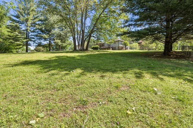 Building Photo - 107 Keri Dr