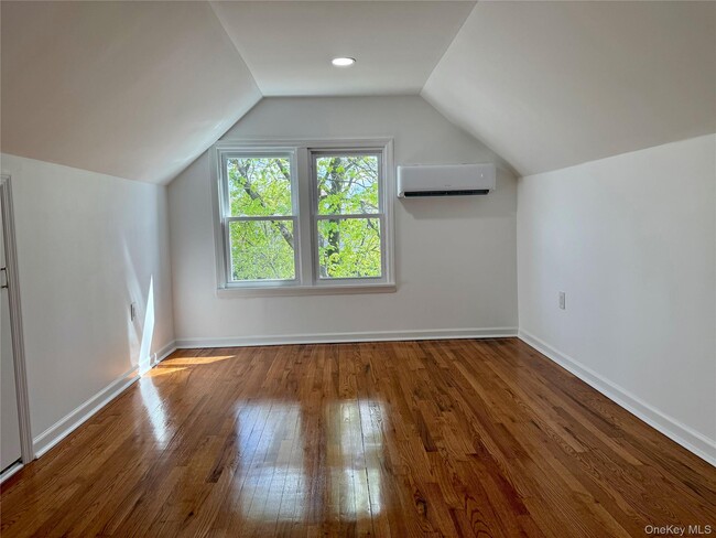 Building Photo - 48 79th Ave