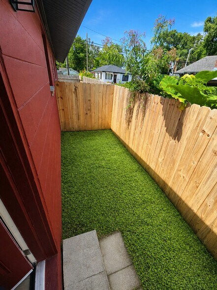 Rear Entry - 2018 Merrill Ave