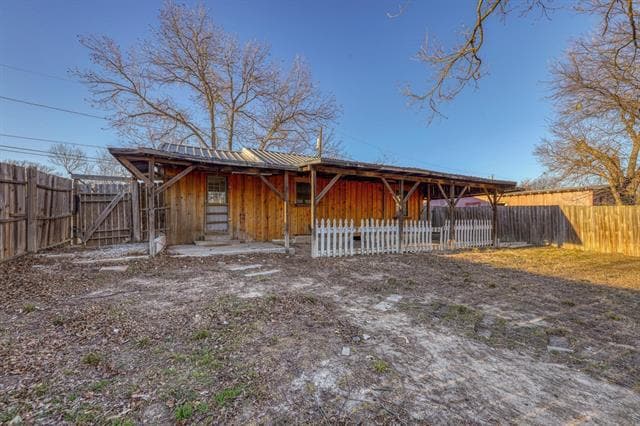 Building Photo - 1006 E Dodge St