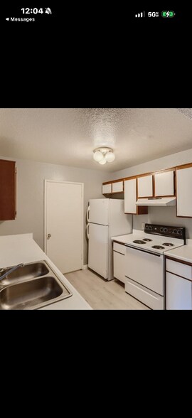 Building Photo - 220 Mission Newport Ln