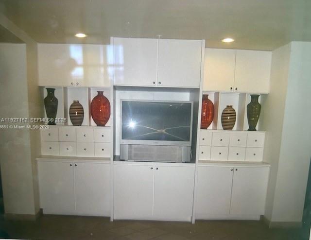 Building Photo - 6001 SW 70th St