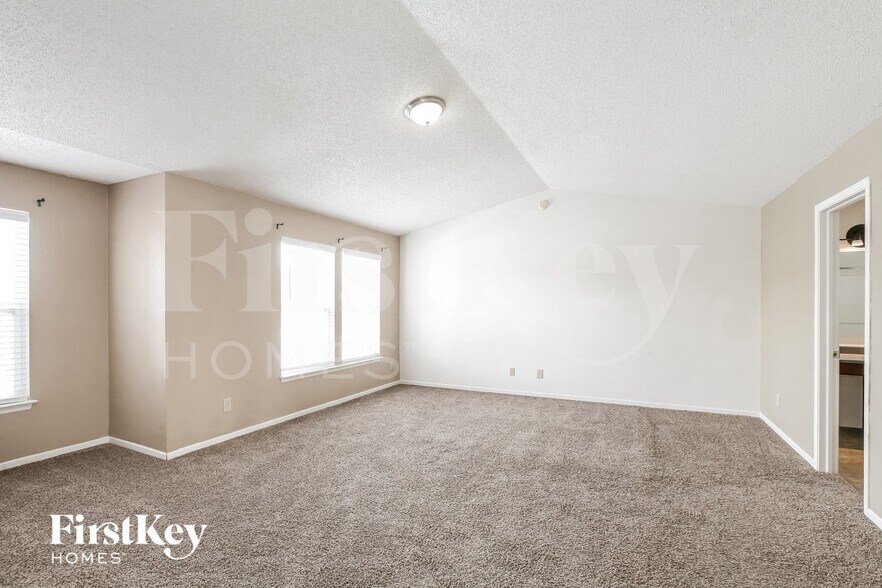 Building Photo - 10019 Olympic Cir