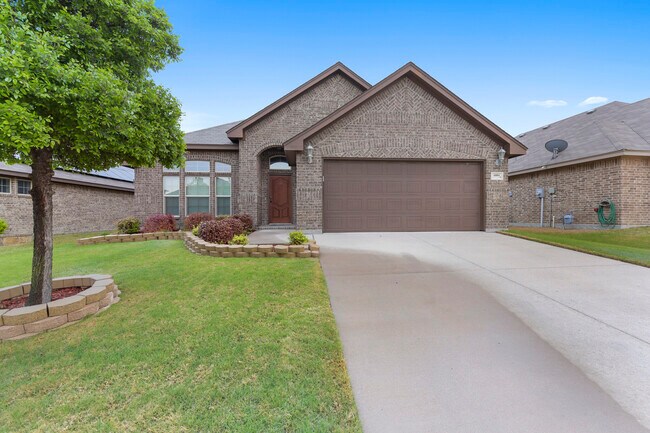 Building Photo - 6004 Paddlefish Dr