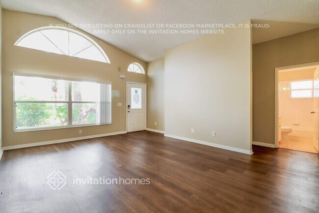 Building Photo - 2391 Eastwood Dr