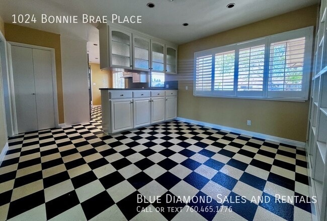 Building Photo - 1024 Bonnie Brae Pl