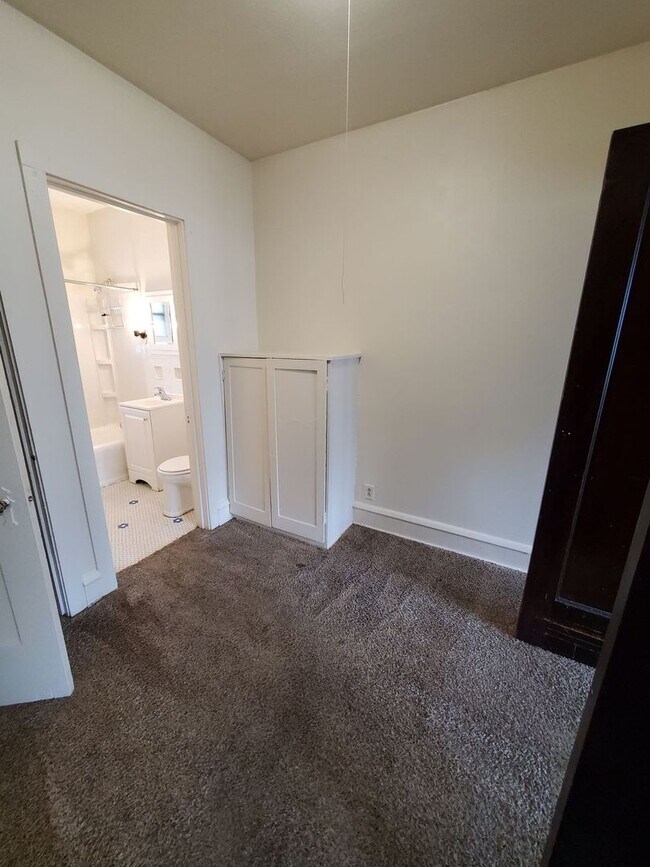 Interior Photo - 831-833 College Ave - 12 Family (ACE PROPE...