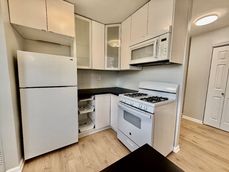 Building Photo - 2602 E Lehigh Ave