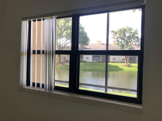 Building Photo - 3959 NW 87th Ave