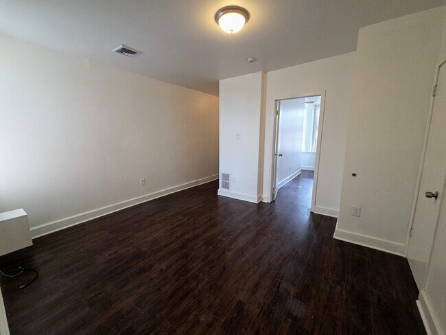Building Photo - 1309 W Allegheny Ave
