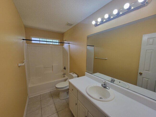 Building Photo - 4740 Waltons Cir