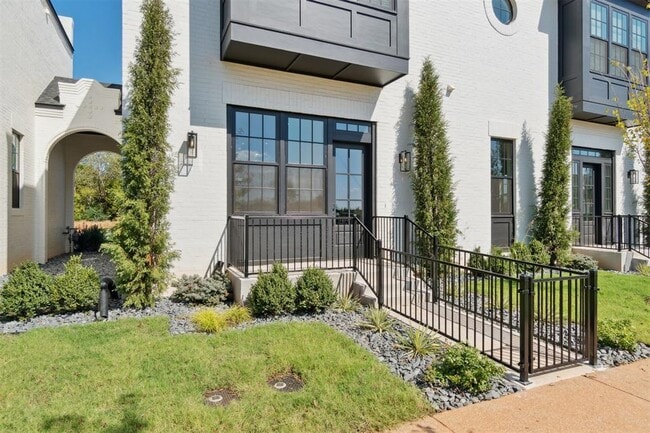 Building Photo - 18829 Selah Wy