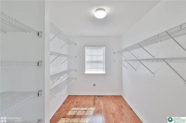 Building Photo - 2784 Clark Pl