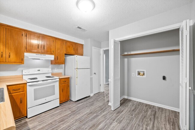 Building Photo - 630 R S Bradley Blvd