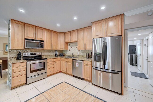 Building Photo - 1228 Johnson St