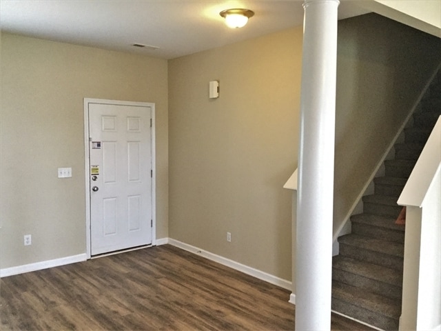 Building Photo - 581 Winborne Ave SW