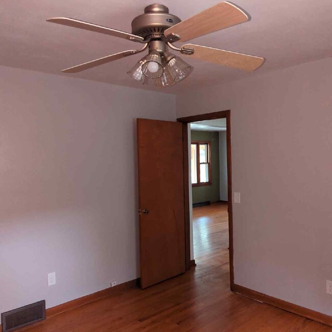 Building Photo - 3842 Meachem Rd