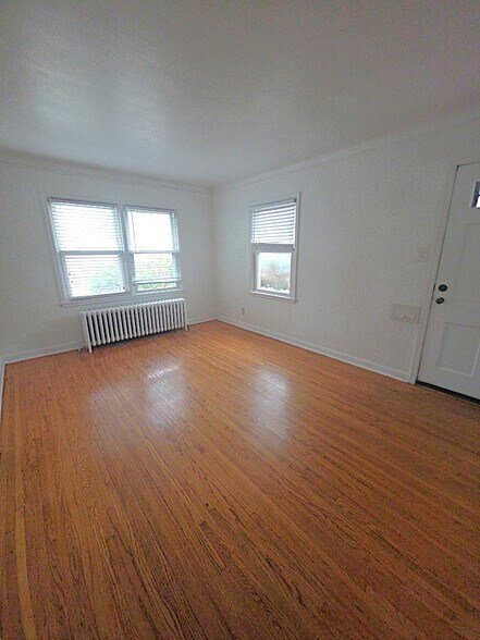 Building Photo - 656 Cleveland Ave S