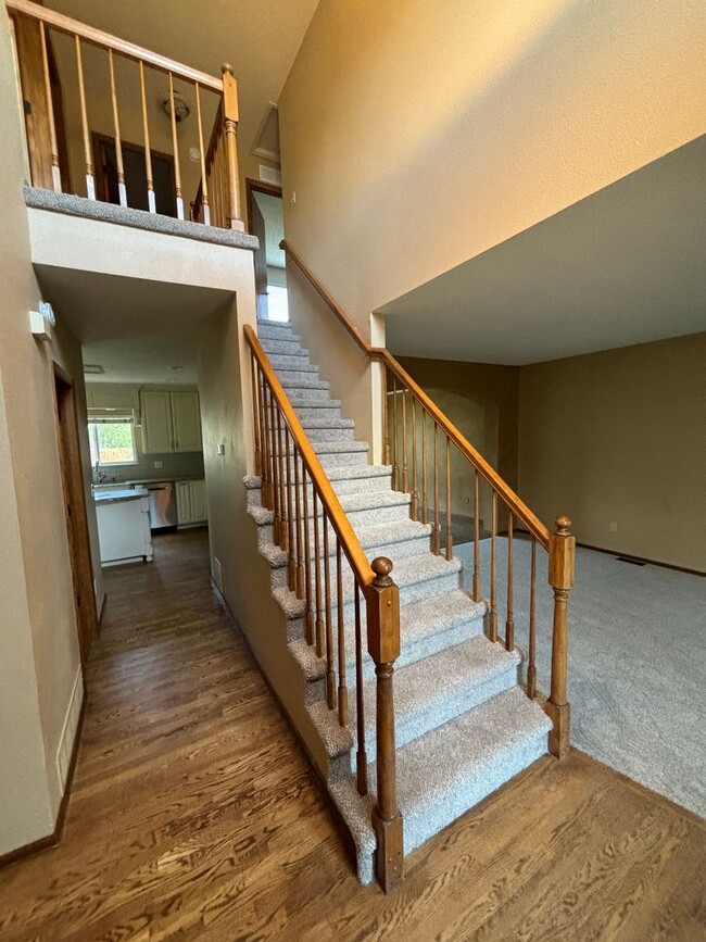 Building Photo - gorgeous West-Side Home