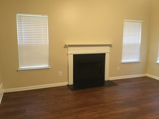 Building Photo - 3846 Pauline Ln