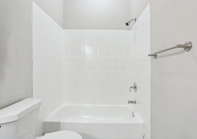 Building Photo - Charming 3BR House in Atlanta