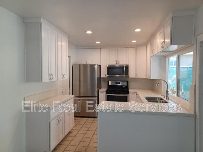 Building Photo - 887 Hawaii Ave