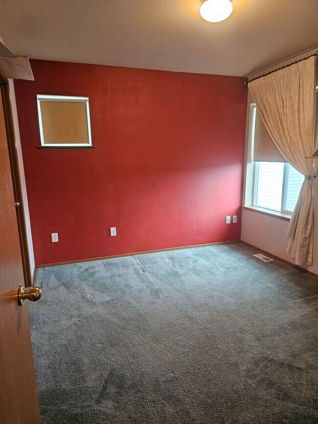 Building Photo - 3 Bedroom Home for rent in Tahoma Terra community!