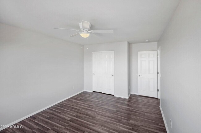 Building Photo - 7135 W Rancho Dr