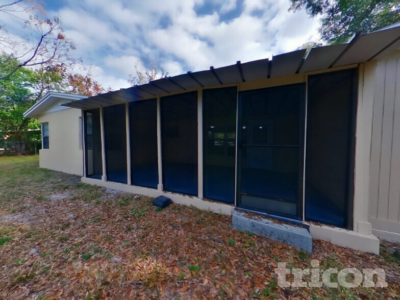 Building Photo - 1332 W Hartley Cir