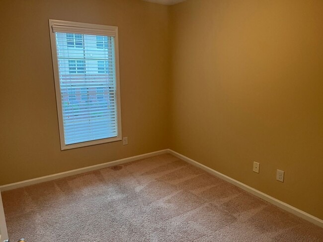Building Photo - Live Your Best Life: Modern 3-Bedroom Town...