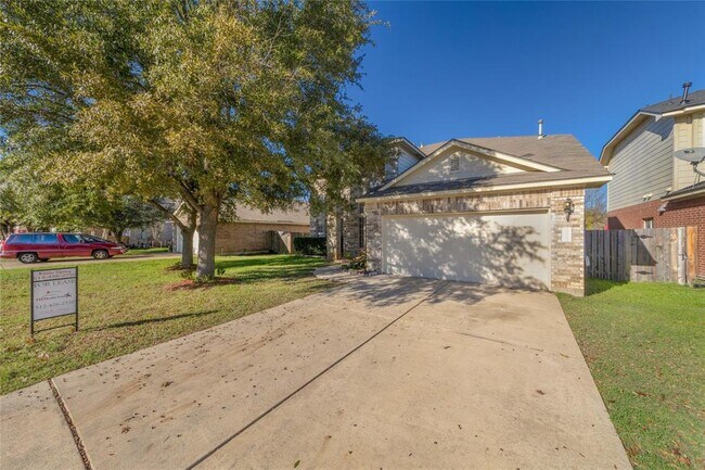 Building Photo - 2403 Branum Dr