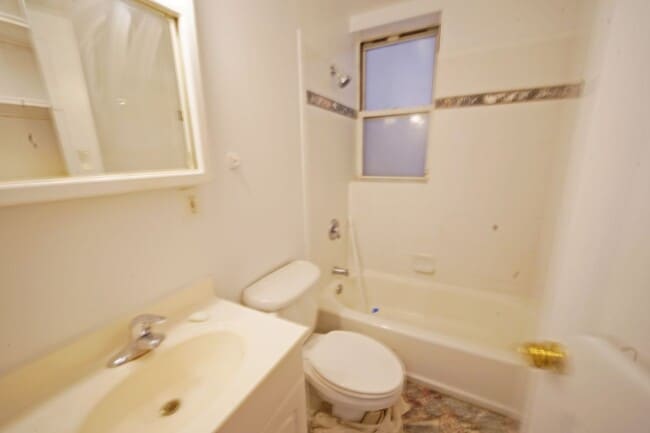 Building Photo - 57 Sip Ave