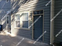 Building Photo - Spacious Remodeled 2 Bed/2 Bath in Lawrenc...