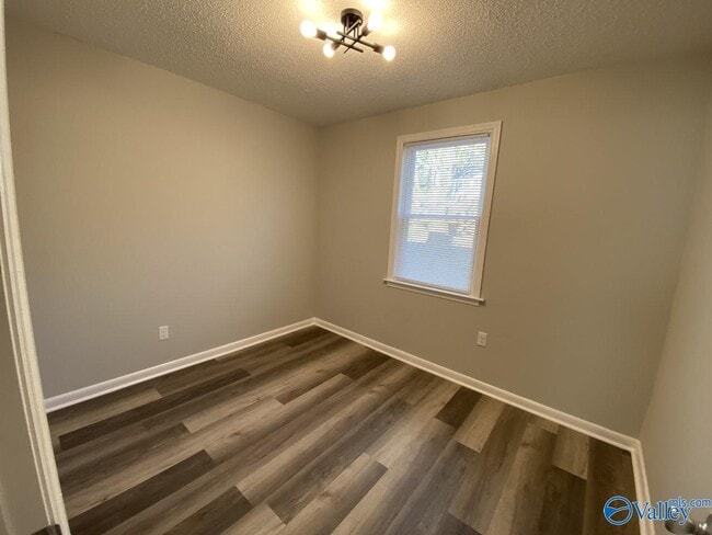 Building Photo - 13918 SW Wyandotte Dr