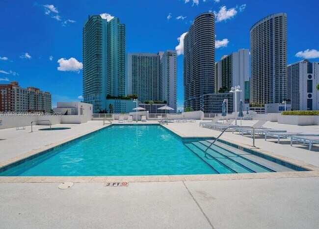 Building Photo - 275 NE 18th St